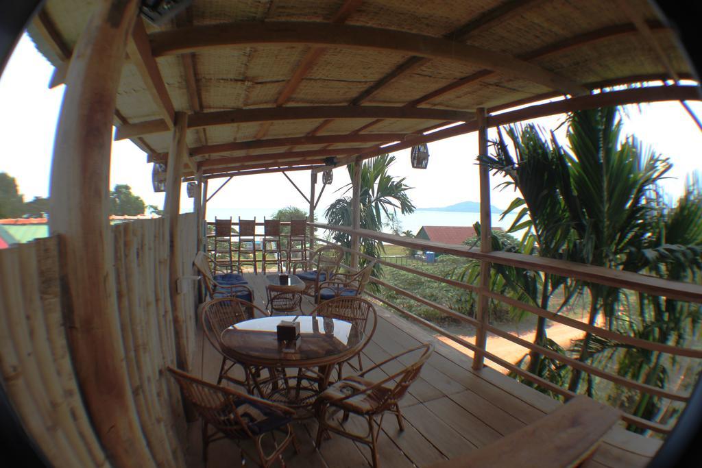 Kepmandou Lounge-Bar Acomodação com café da manhã Exterior foto