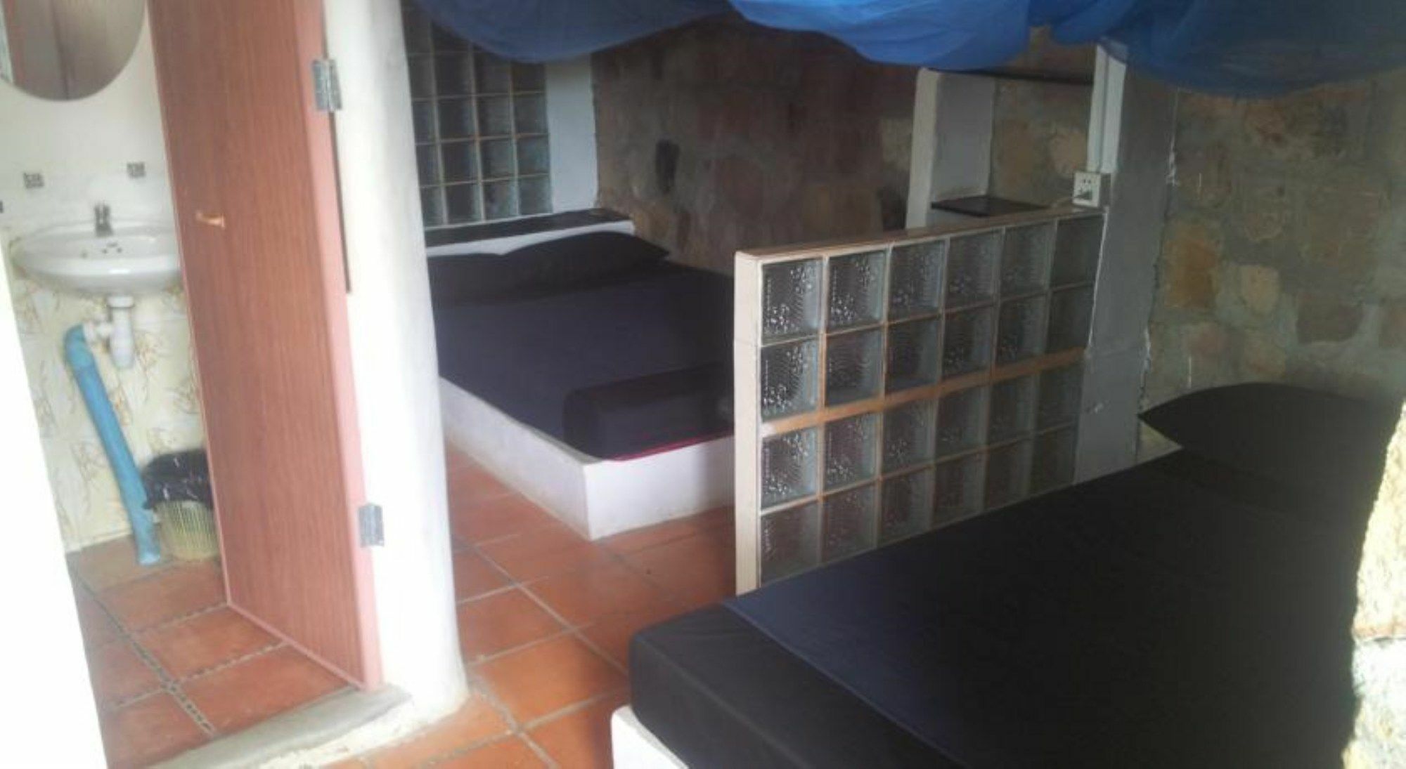 Kepmandou Lounge-Bar Acomodação com café da manhã Exterior foto